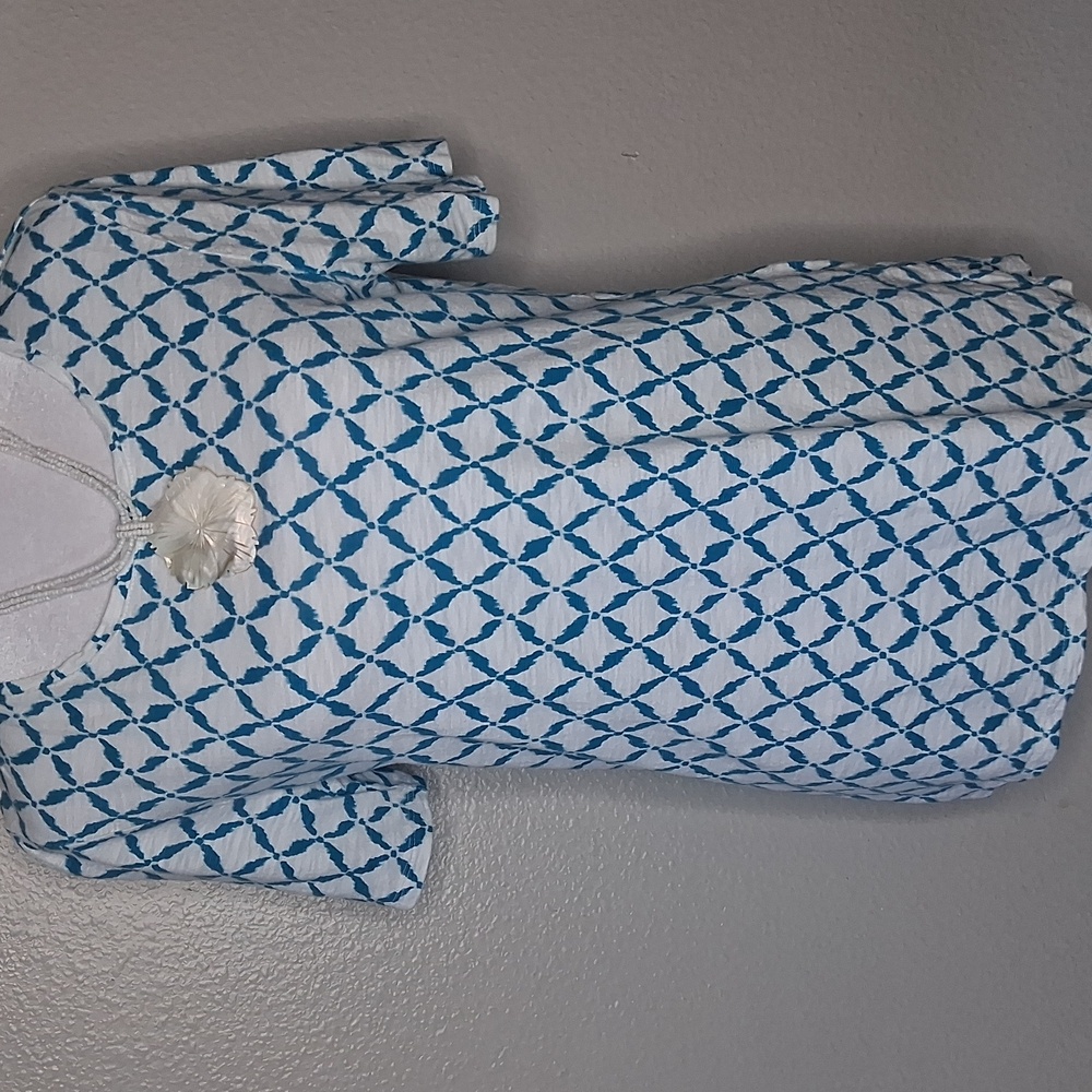 Chico's White Teal Geo Print Basic Tee Short Sleeve Button Accents Coastal Sz S